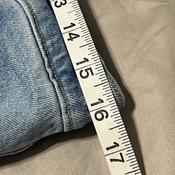 Abercrombie Curve Love Ultra High Rise 90s Straight Mom Denim Shorts 31/12 - Picture 5 of 9